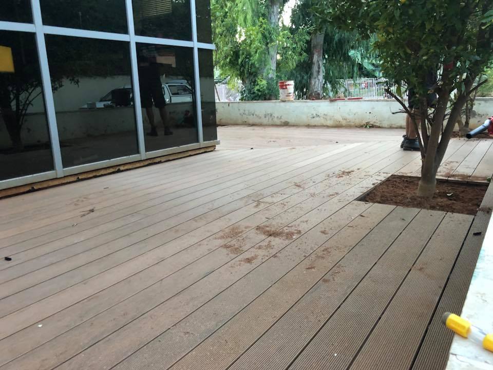 דקים סינטטים לגינה