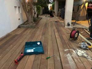 דק למטבח חוץ