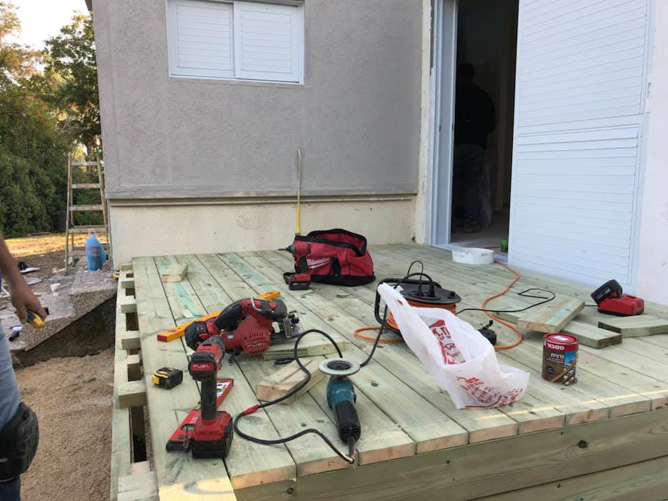 דק אורן במשואות יצחק