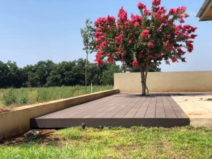 גוונים של דק סינטטי