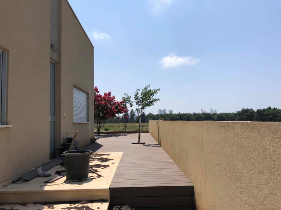 דק בבית יצחק