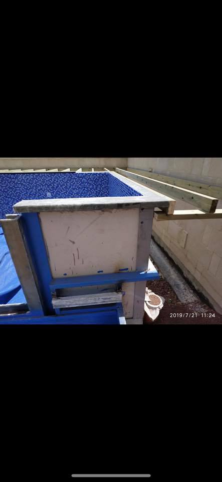 דק סינטטי לבריכה בחולון