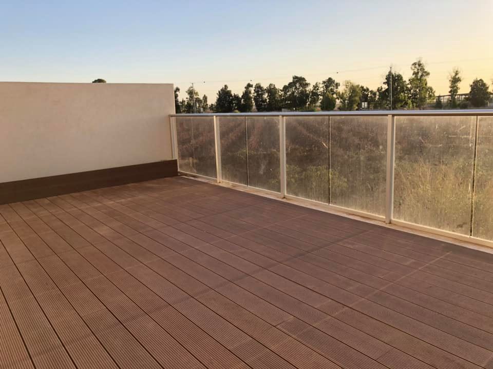 דק לגינה במזכרת בתיה