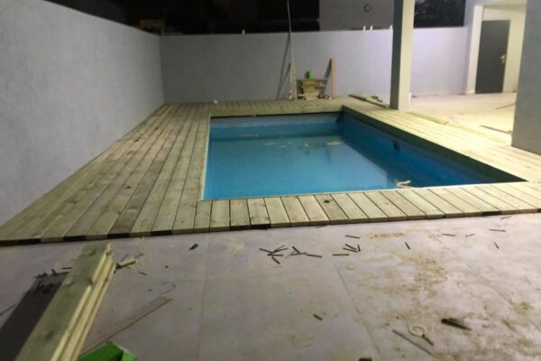 דק אורן מחיר